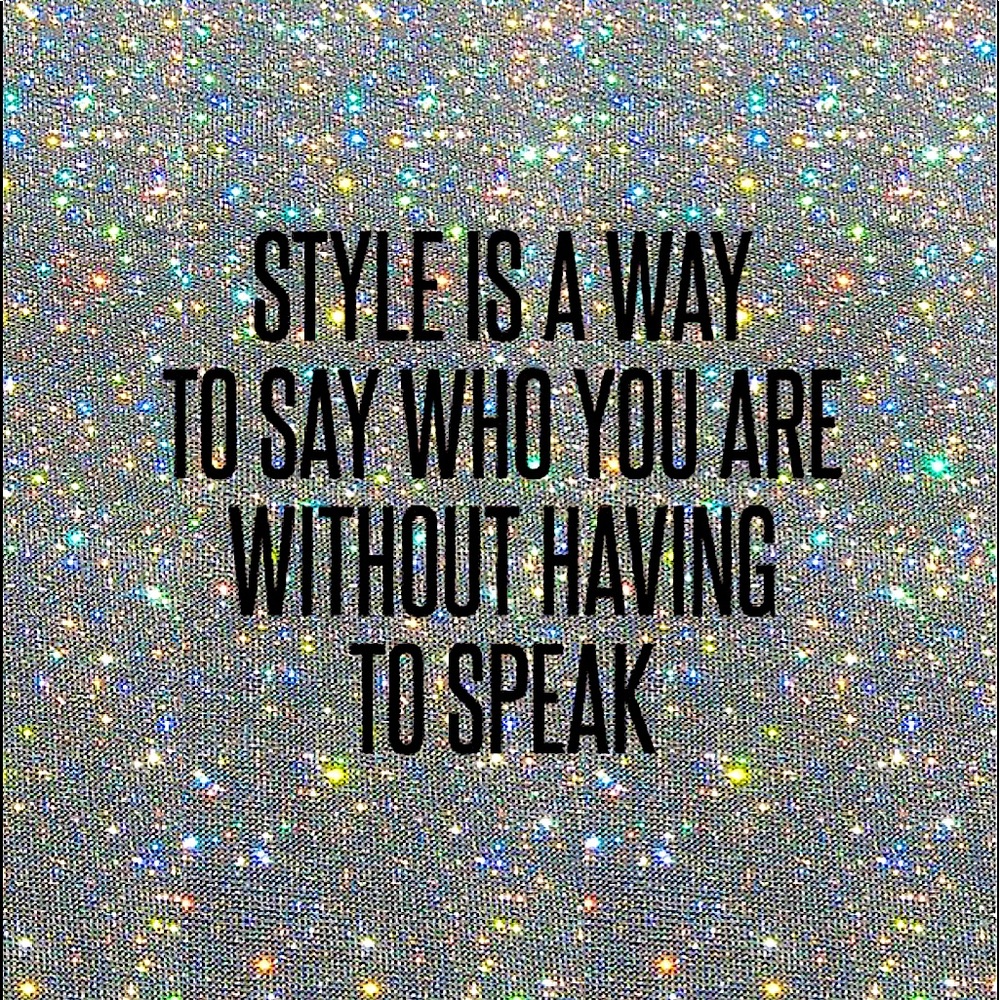 RV 🚍 Gal 🙆🏻‍♀️ downsizing ⬇️ my closet 🛍🎀🪞